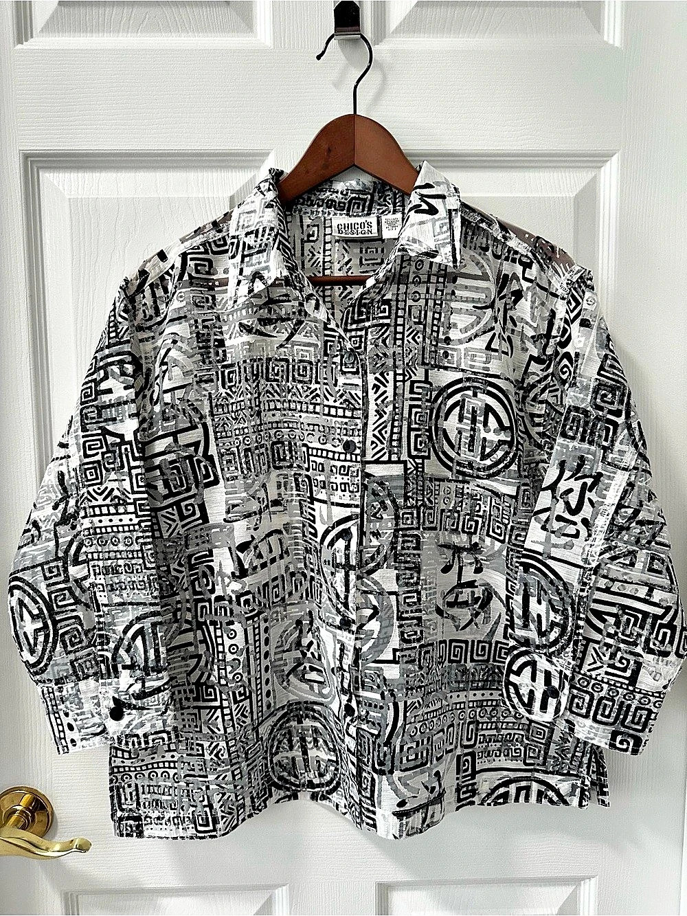 Chico’s Design Linen Blend Sheer Graphic Button Up Shirt Size 2 Large Asian